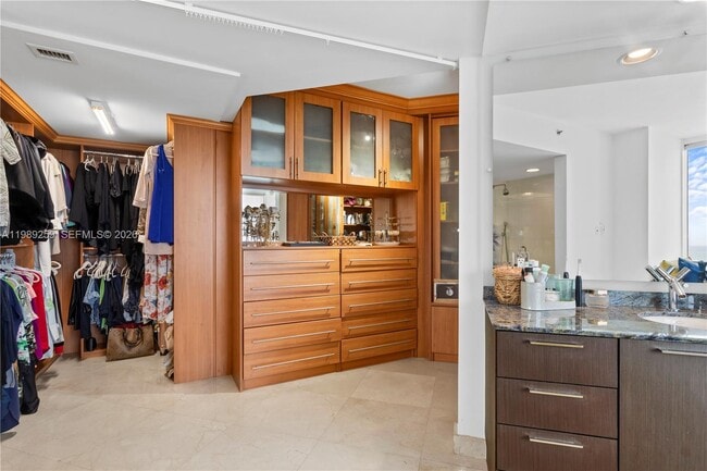 Building Photo - 18911 Collins Ave