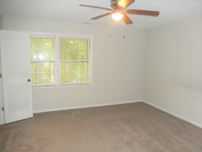 Building Photo - 6720 Glendower Rd