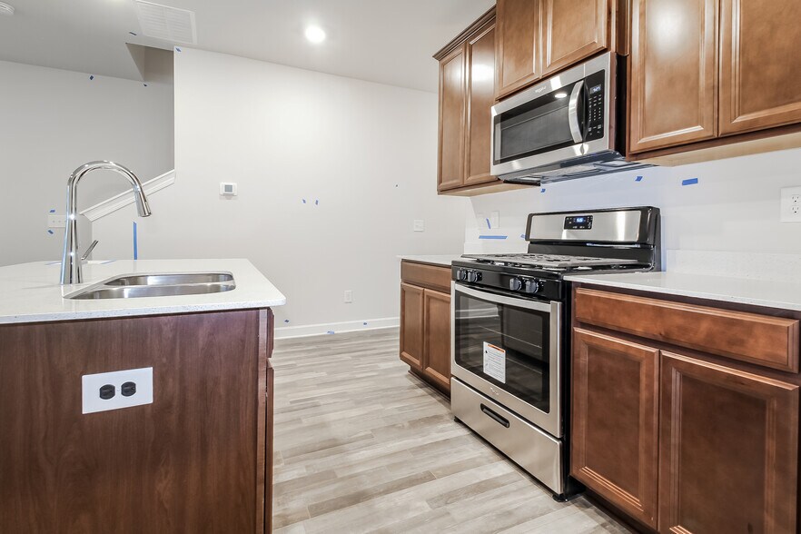 Building Photo - 131 Telford Dr