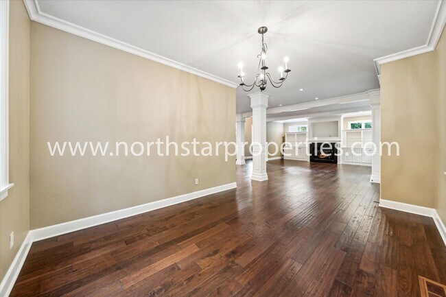 Building Photo - New Exquisitely Designed Dream Home in Lake Oswego.