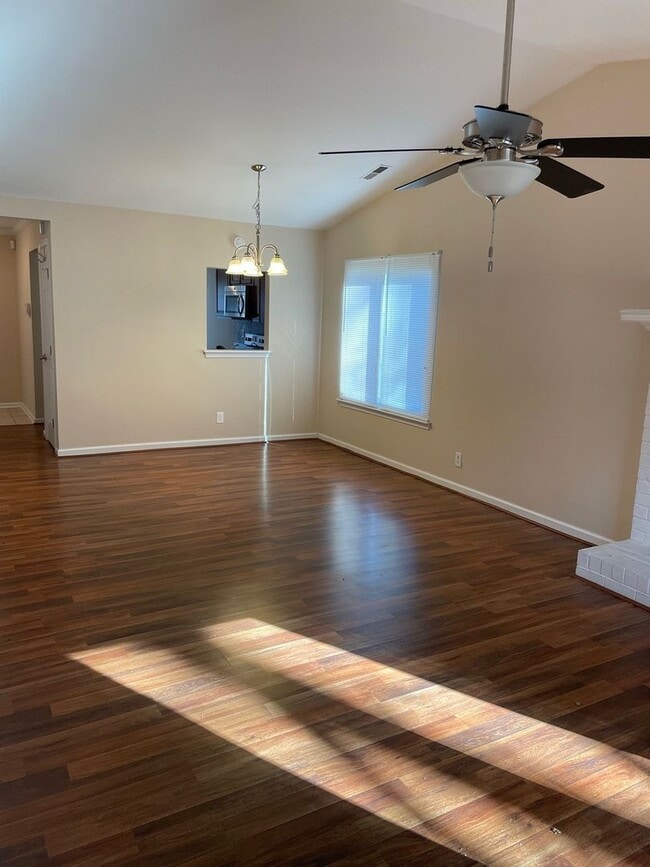 Building Photo - Charming 3-Bedroom Home with Garage in Virginia Beach