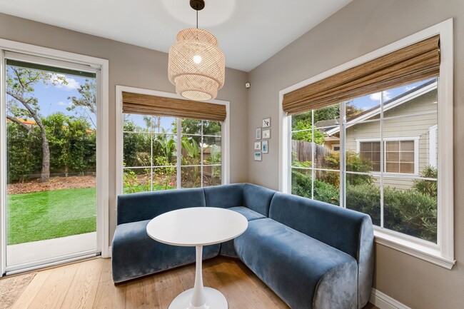 Building Photo - 200 Oak View Ln