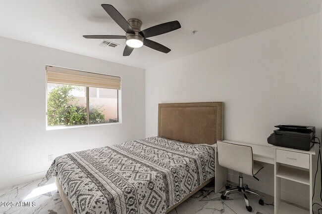 Building Photo - 11525 E Desert Willow Dr