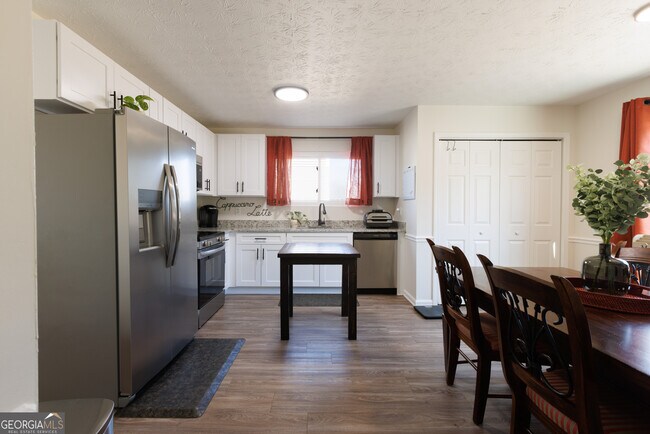 Building Photo - 45 Chandler Fields Dr