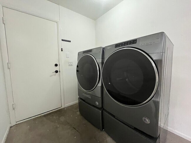 Building Photo - Charming 3-Bedroom Home in Horizons on Cam...