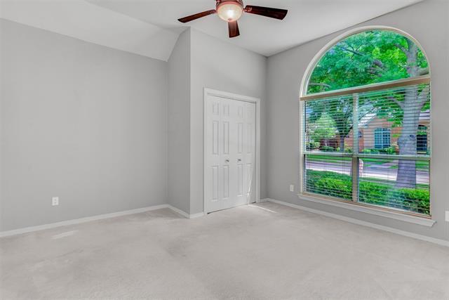 Building Photo - 4421 Oak Knoll Dr