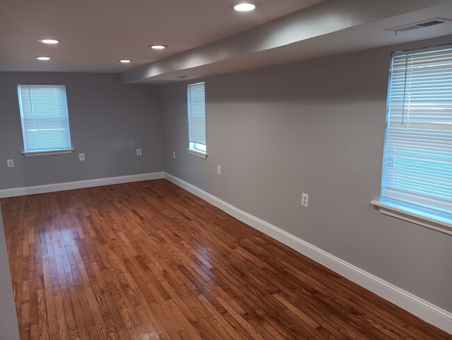 Building Photo - Renovated 3 Bed 2 Bath Single-Family Home in Aberdeen