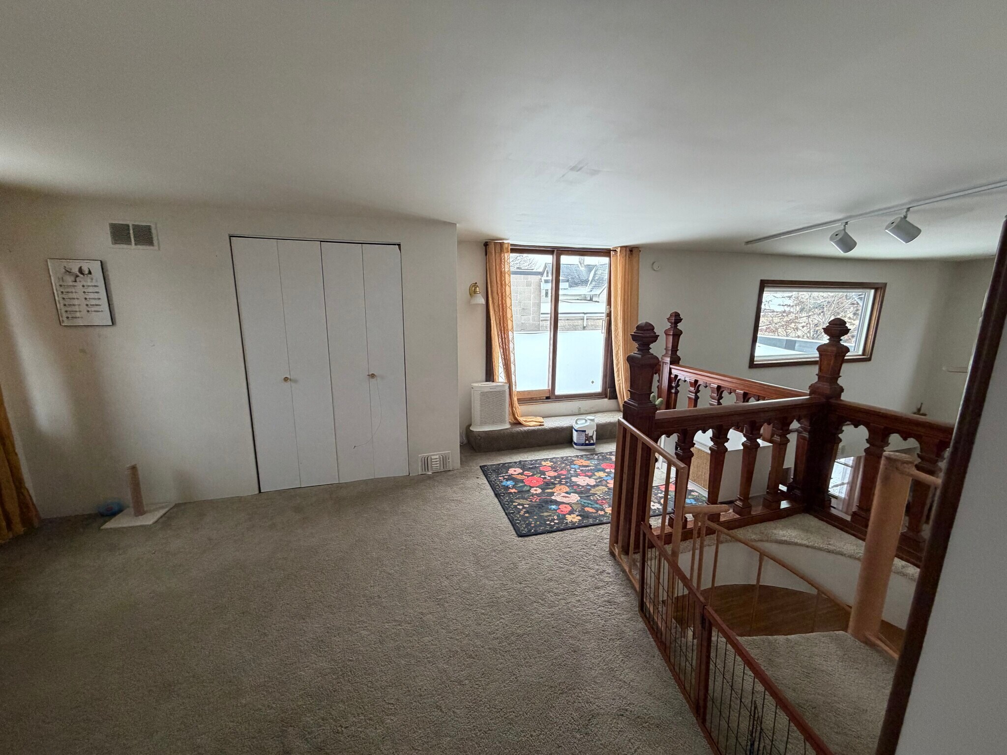 Building Photo - 261 Averill Ave