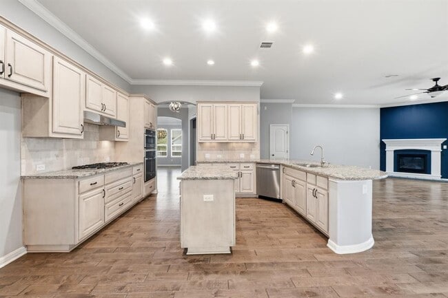 Building Photo - 2508 Hilltop Divide Ln