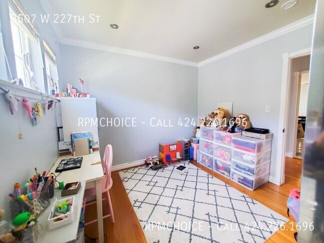 Building Photo - 3507 W 227th St