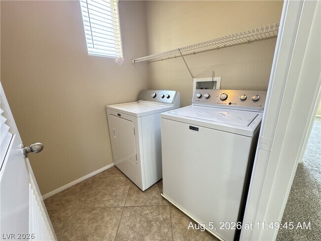 Building Photo - 711 Taliput Palm Pl