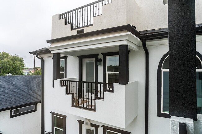 Building Photo - 1801 Rosenberg St