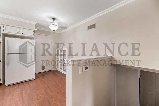 Building Photo - 1440 Community Dr