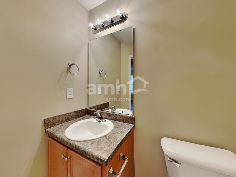 Building Photo - 5160 Busted Rock Trl