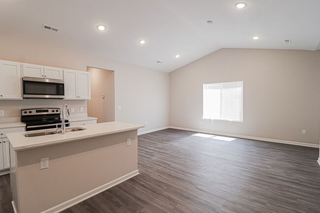 Building Photo - 2336 E Cheyenne Ct