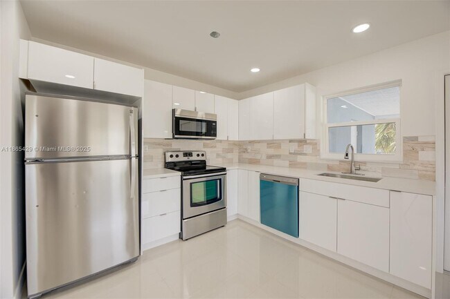 Building Photo - 832 NW 28th St