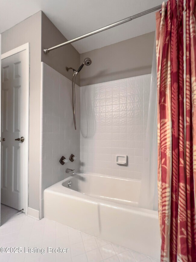 Building Photo - 1508 Sylvan Wynde