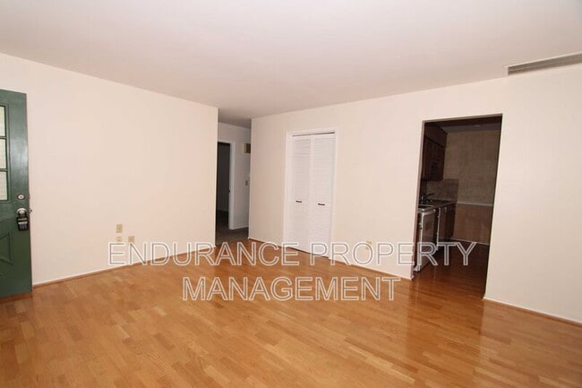 Building Photo - 1184 Holz Ave