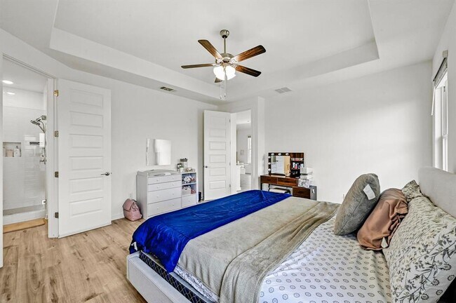 Building Photo - 2037 Wilsons Warbler Dr