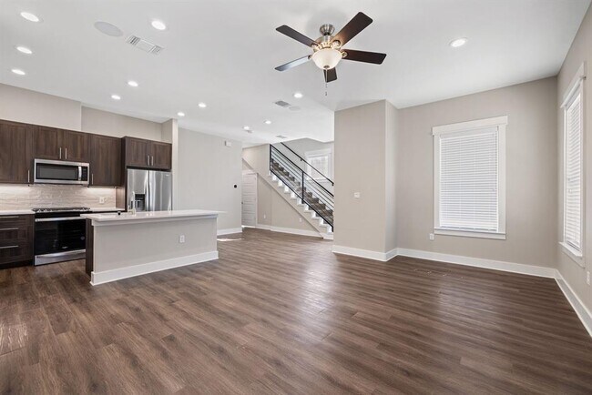 Building Photo - 1706 Cedar Bend Dr