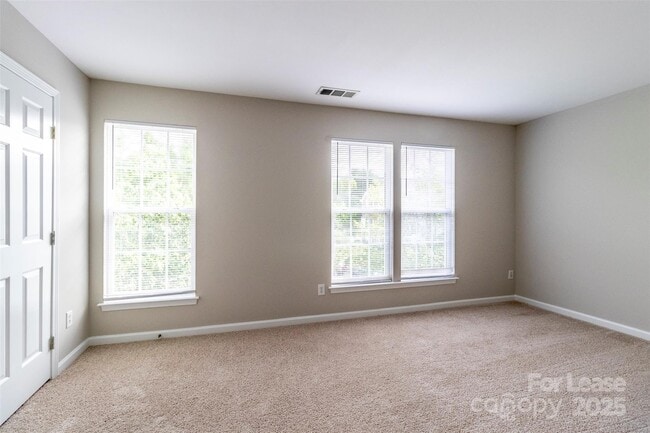 Building Photo - 9618 Blossom Hill Dr