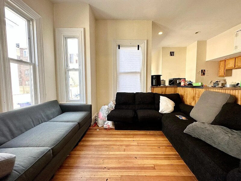 Building Photo - 22 Highgate St