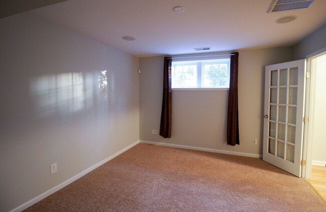 Building Photo - 264 W Bland St