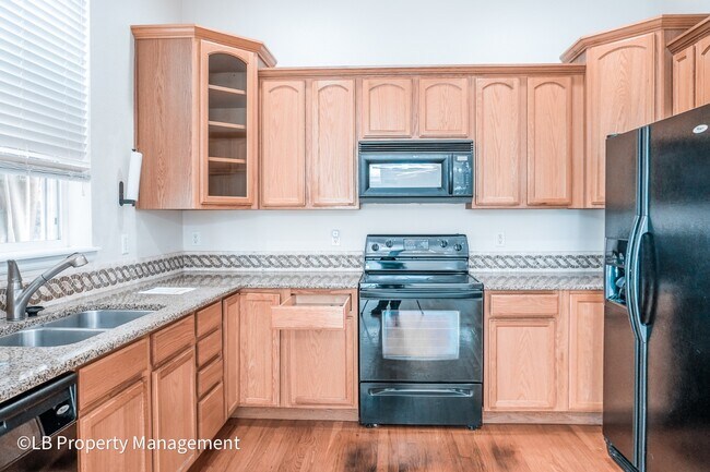 Building Photo - 10590 Pearlwood Cir