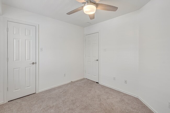 Building Photo - 209 Summerhaze Cir