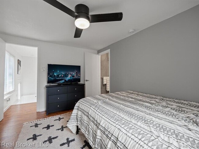 Building Photo - 1428 Bennaville Ave