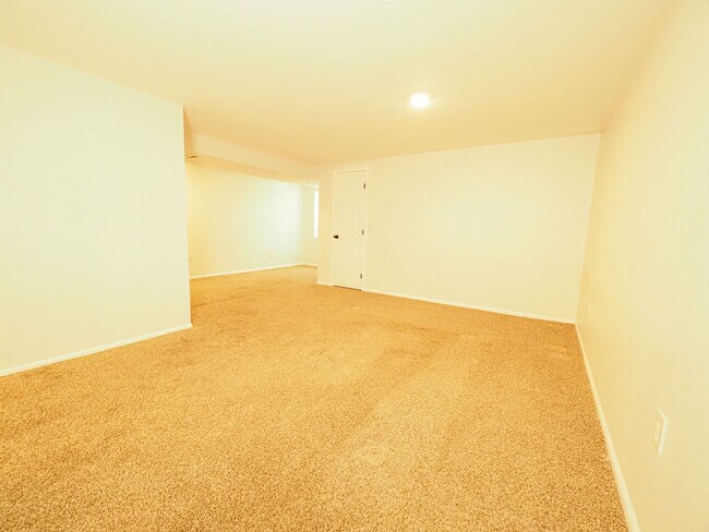 Building Photo - 4193 S Fraser Way