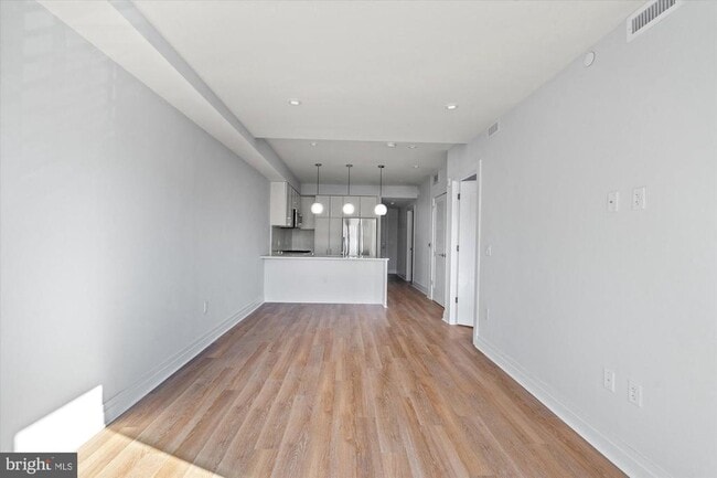 Building Photo - 811 N Columbus St