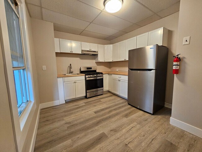 Primary Photo - 86 Garden St