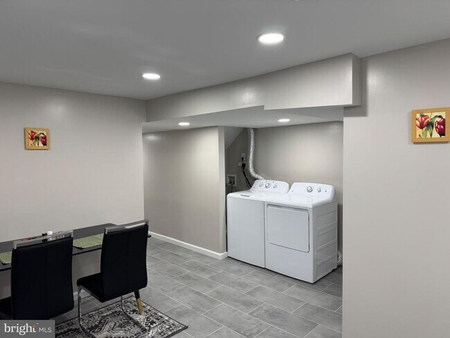 Building Photo - 8315 Navahoe Dr