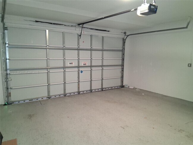 Building Photo - 488 NW 40th Ct