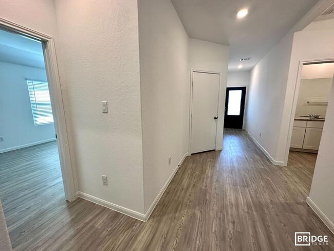Building Photo - 1228 Treehouse Ln