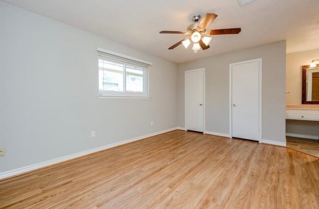 Building Photo - 5834 Fallengate Dr