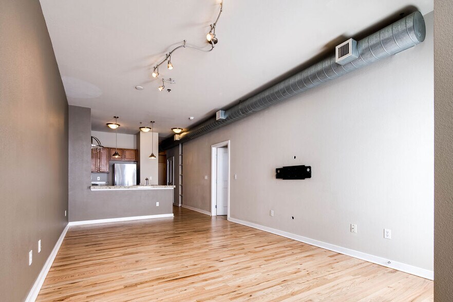 Building Photo - 1441 Central St