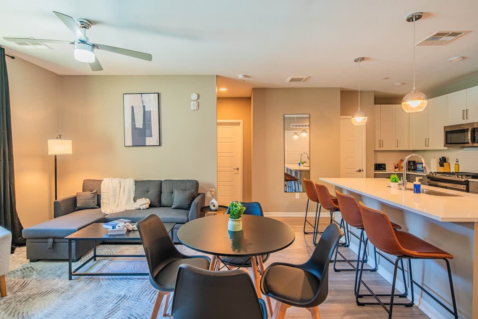 Building Photo - 777 E Stella Ln