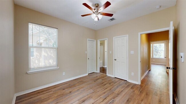 Building Photo - 205 Sterling St