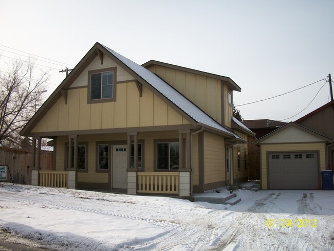 Building Photo - 611 N 15th Ave