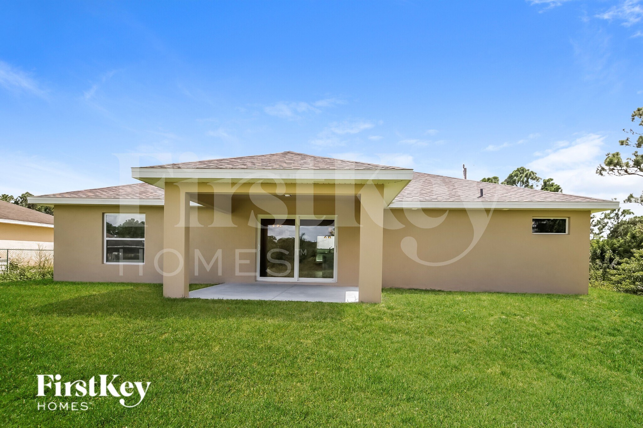 Building Photo - 845 Chezy St E