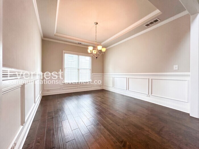 Building Photo - 1643 Fairview Dr