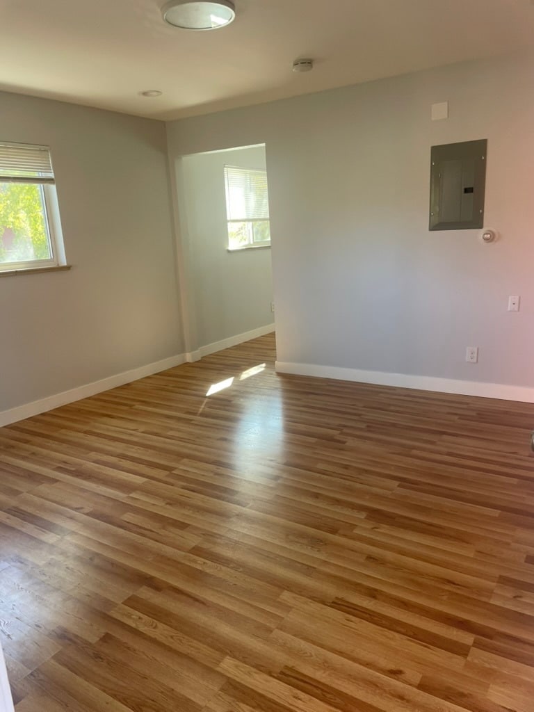 Building Photo - 521 N Corona St