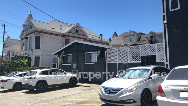 Building Photo - 2225 23rd Ave