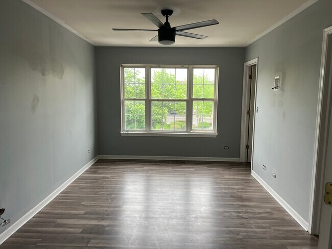 Building Photo - 460 Lancaster Dr
