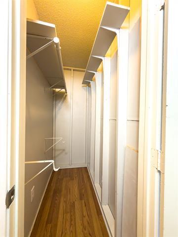 Building Photo - 6646 E Lovers Ln