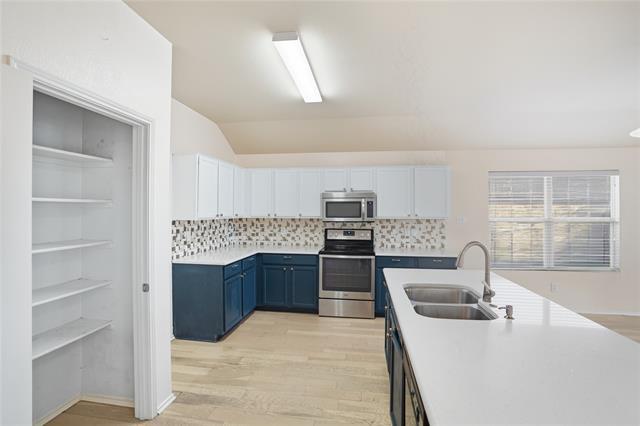 Building Photo - 1938 Castaway Dr