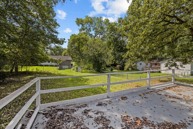 Building Photo - Beautiful Fully Renovated Midfield Home