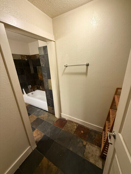 Building Photo - 123.5 S Latah St